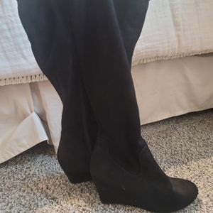 Black Knee High Wedges, Size 8.